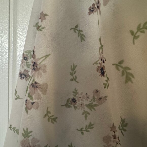 💥TWIK WHITE WITH FLOWERS DRESS 💥✨PERFECT CONDITION✨ ⁉️ MAKE AN OFFER ⁉️ - Picture 4 of 5